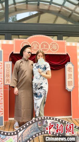 外交官們的上海風(fēng)韻時裝秀。　華東師范大學(xué)供圖