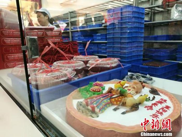 資料圖：等待銷售的重陽糕。　鐘升 攝