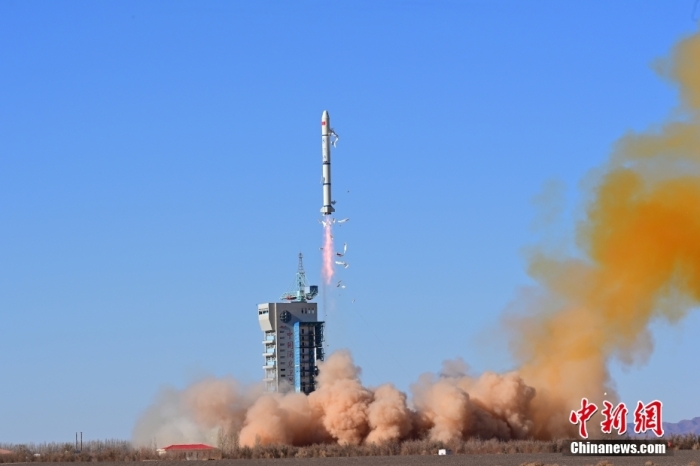 北京時間2023年11月16日11時55分，我國在酒泉衛(wèi)星發(fā)射中心使用長征二號丙運載火箭，成功將新一代海洋水色觀測衛(wèi)星發(fā)射升空，衛(wèi)星順利進入預定軌道，發(fā)射任務獲得圓滿成功。此次任務是長征系列運載火箭第497次飛行。汪江波 攝