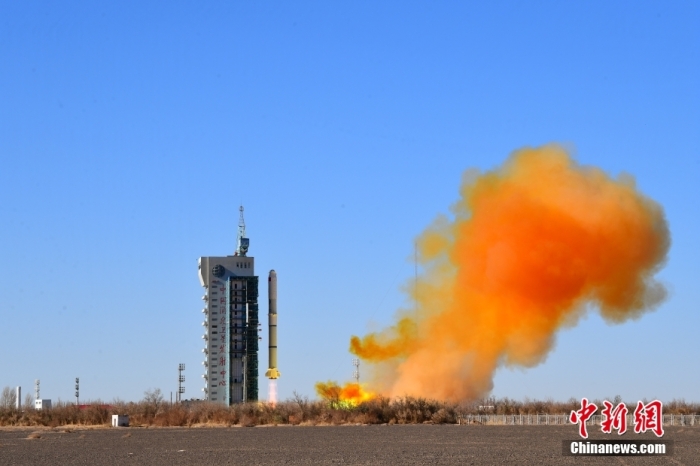 北京時(shí)間2023年11月16日11時(shí)55分，我國在酒泉衛(wèi)星發(fā)射中心使用長征二號丙運(yùn)載火箭，成功將新一代海洋水色觀測衛(wèi)星發(fā)射升空，衛(wèi)星順利進(jìn)入預(yù)定軌道，發(fā)射任務(wù)獲得圓滿成功。此次任務(wù)是長征系列運(yùn)載火箭第497次飛行。汪江波 攝