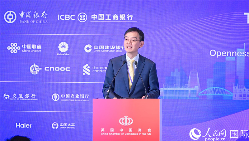 英國中國商會會長、中國銀行倫敦分行行長方文建 致歡迎辭。人民網(wǎng) 郭錦標攝