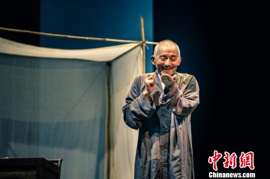 游本昌《弘一法師·最后之勝利》劇照。游思涵 攝