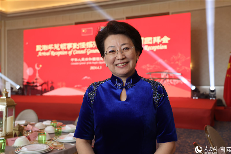中國駐迪拜第十一任總領(lǐng)事歐渤芊。人民網(wǎng) 閆夢攝