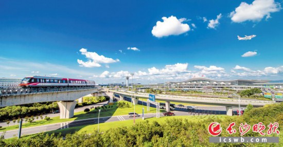 　　根據(jù)《實施意見》，長沙將建設(shè)聯(lián)通世界的航空樞紐，打造輻射全國的鐵路樞紐，深化綜合交通協(xié)調(diào)機制。    資料圖片