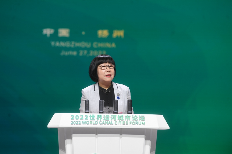 人民網(wǎng)黨委委員、監(jiān)事會主席唐維紅在大會上發(fā)言。邵丹攝