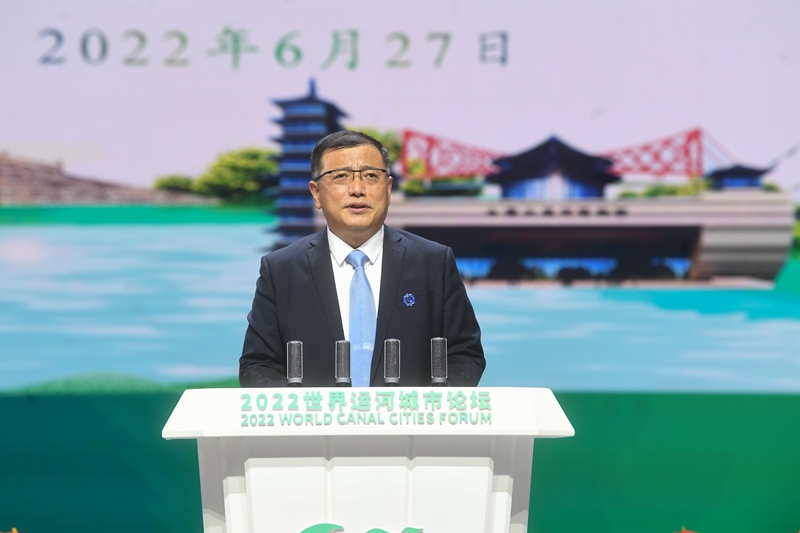 揚(yáng)州市委常委、常務(wù)副市長陳鍇竑作推介發(fā)言。邵丹攝