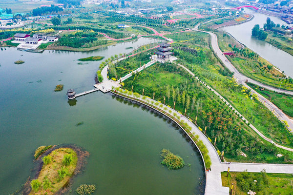 滏陽(yáng)河上游的磁縣如意湖濕地公園。閆洪圖攝