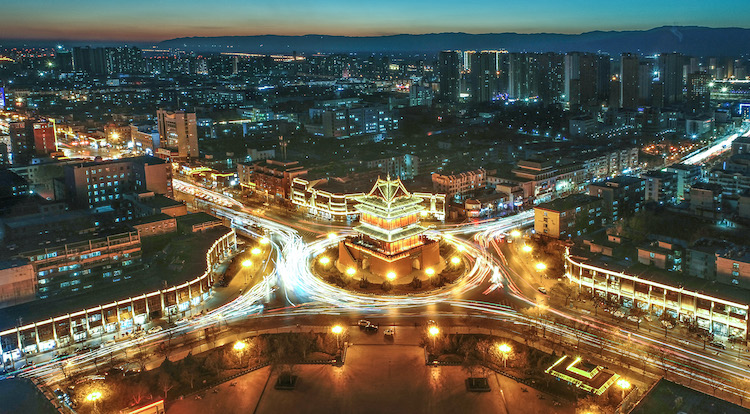 平陽(yáng)大地夜景璀璨迷人。