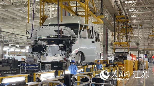 南京依維柯汽車有限公司生產(chǎn)車間。黃啟源攝