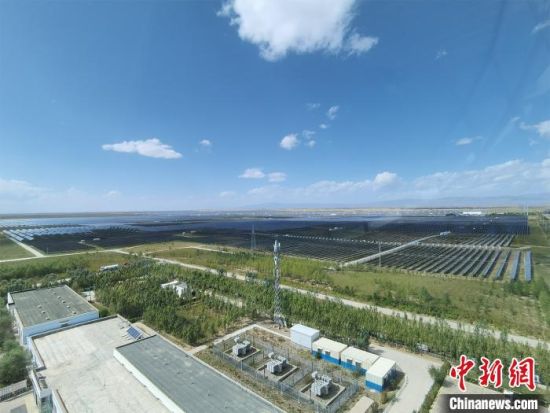 圖為塔拉灘光伏產(chǎn)業(yè)園區(qū)?！∑钤鲚怼z