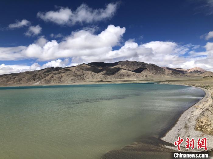 西藏阿里的高原湖泊別若錯(cuò)(又稱別若則錯(cuò))海拔約4470米?！?lt;a target='_blank' href='/'><p  align=