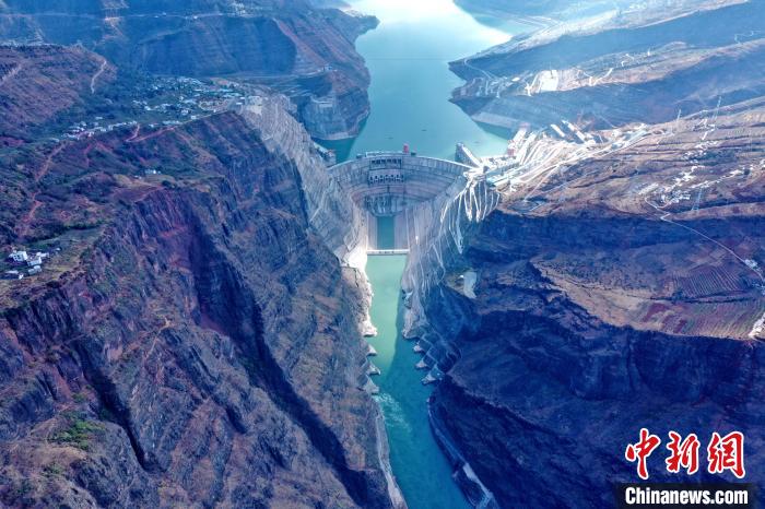 圖為白鶴灘水電站大壩全景圖。　水電四局供圖