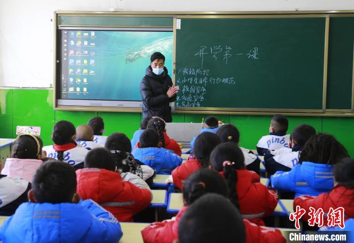 圖為學(xué)生正在上課。　馬銘言 攝