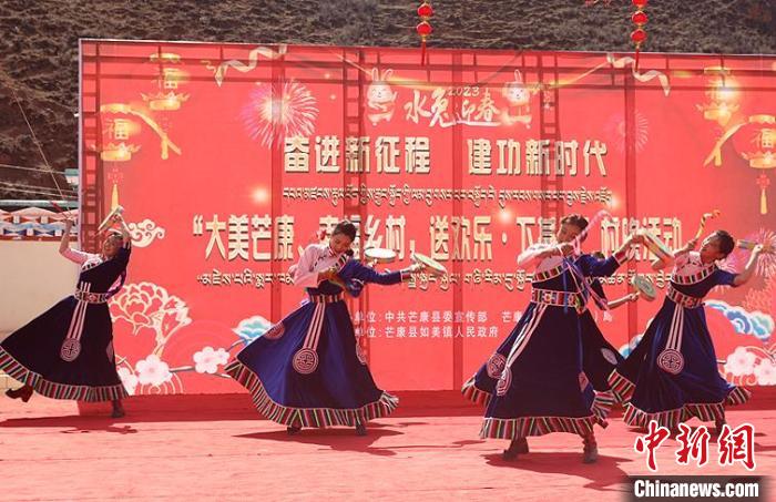 舞蹈《吉祥熱巴》?！∶⒖悼h委宣傳部供圖