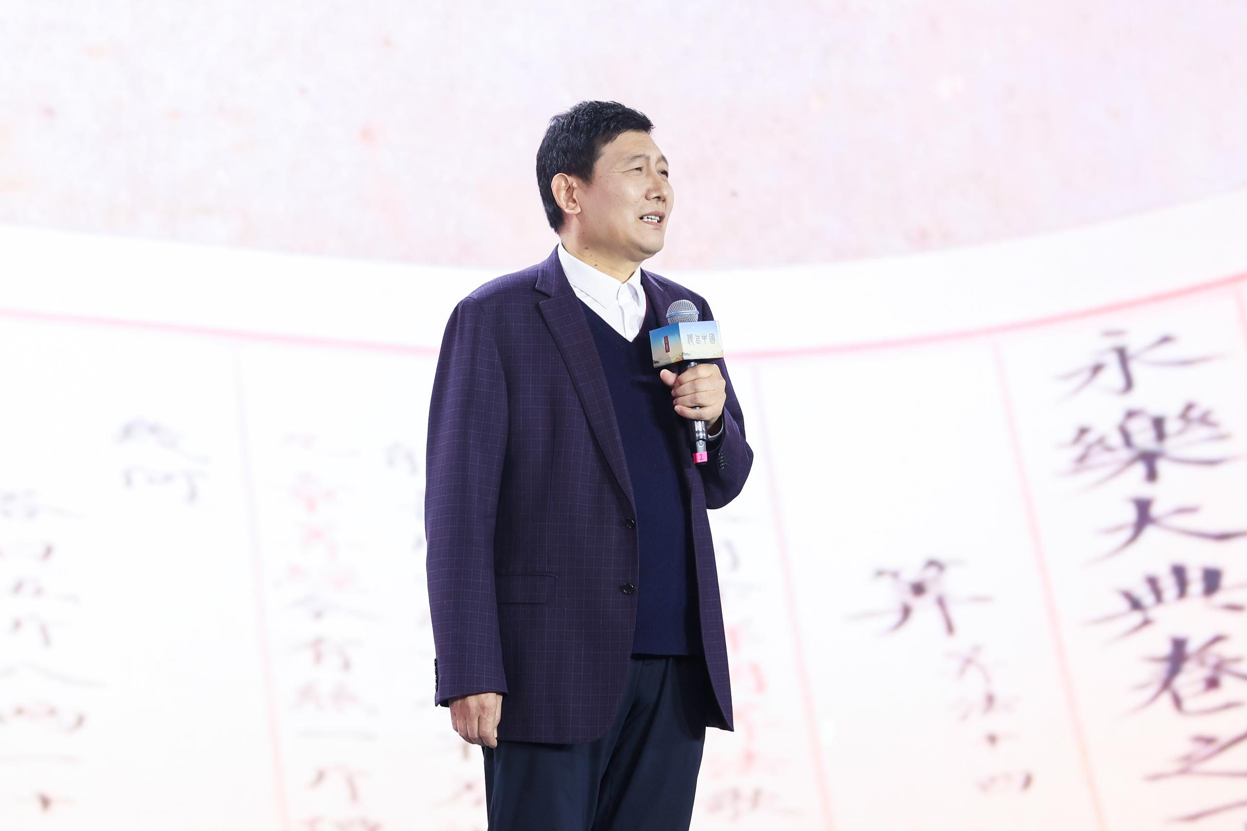 山東大學(xué)文學(xué)院講席教授、《文史哲》主編杜澤遜。人民視頻供圖