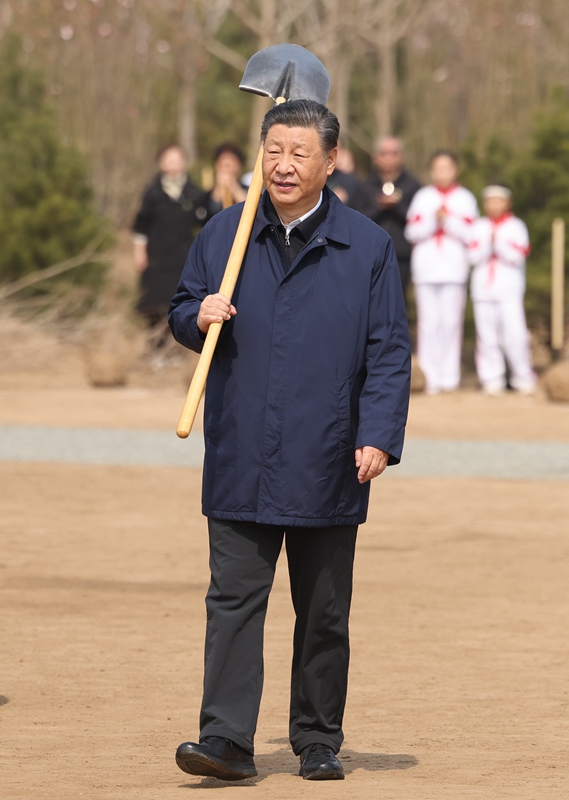 2024年4月3日，習(xí)近平總書記來(lái)到北京市通州區(qū)潞城鎮(zhèn)參加首都義務(wù)植樹(shù)活動(dòng)。