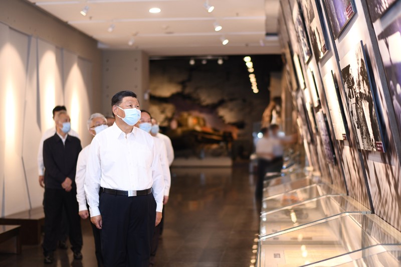 2022年8月16日至17日，中共中央總書記、國家主席、中央軍委主席習近平在遼寧考察。這是16日下午，習近平在錦州市考察遼沈戰(zhàn)役紀念館。 新華社記者 燕雁 攝