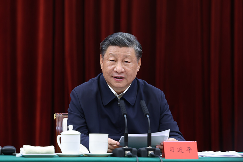 2023年10月12日下午，中共中央總書記、國家主席、中央軍委主席習(xí)近平在江西省南昌市主持召開進一步推動長江經(jīng)濟帶高質(zhì)量發(fā)展座談會并發(fā)表重要講話。新華社記者 鞠鵬 攝