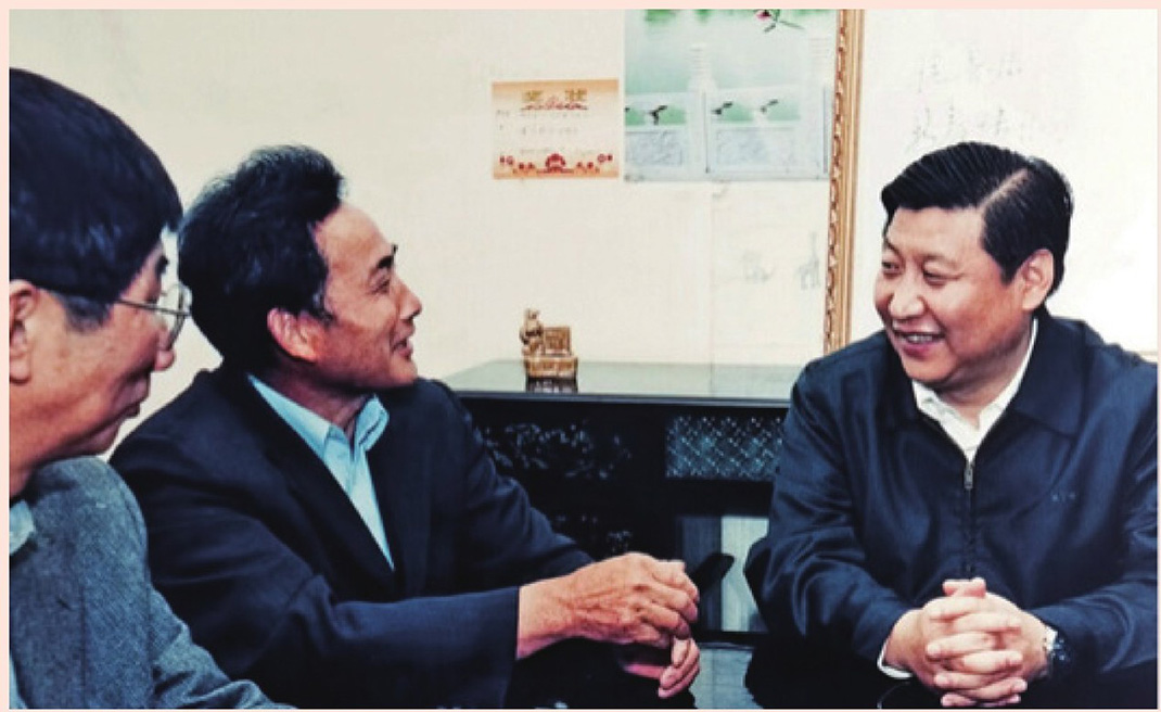 2003年4月24日，時任浙江省委書記習近平在浙江下姜村調(diào)研。