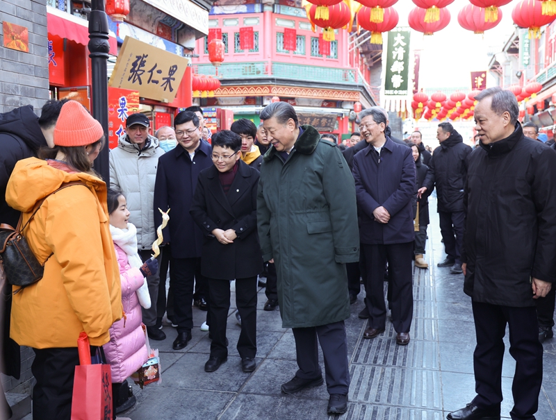 2024年2月1日，習(xí)近平總書(shū)記在天津古文化街考察。
