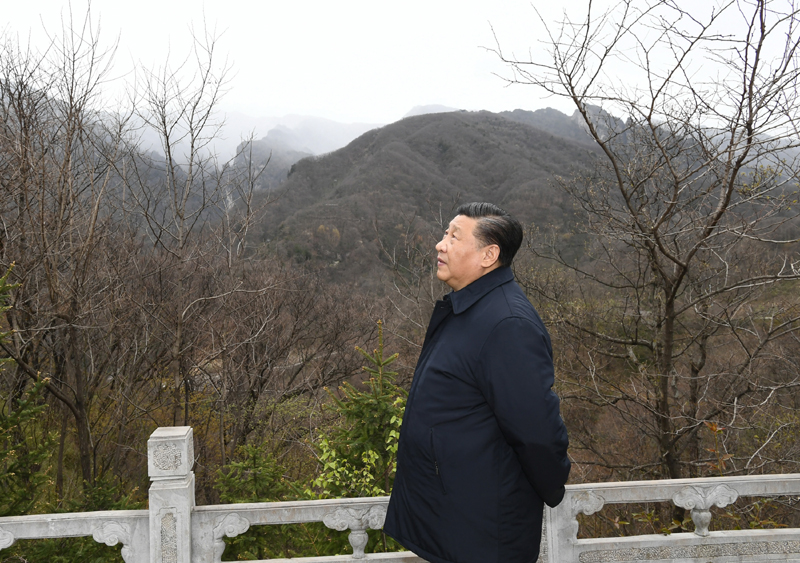 2020年4月20日，習(xí)近平總書記在位于陜西柞水的秦嶺牛背梁國家級(jí)自然保護(hù)區(qū)考察秦嶺生態(tài)保護(hù)情況。
