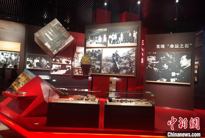 圖為紀念館內(nèi)部一角?！《∮衩?攝