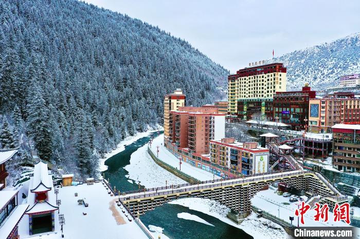 壤塘的雪后美景。　壤塘縣融媒體中心供圖