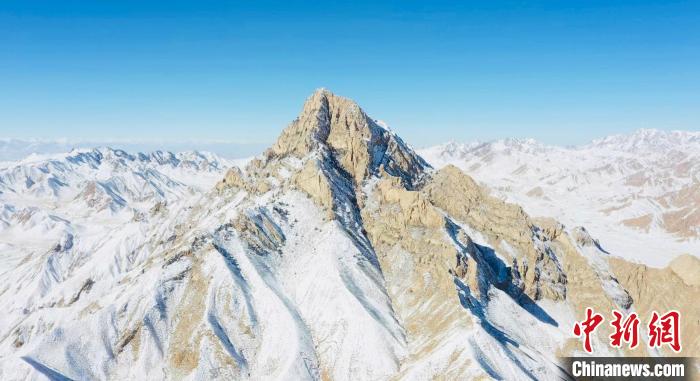 圖為山川被白雪覆蓋?！《继m縣融媒體中心供圖