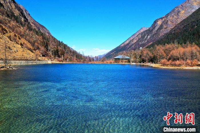 畢棚溝景區(qū)風(fēng)光?！“苍?攝