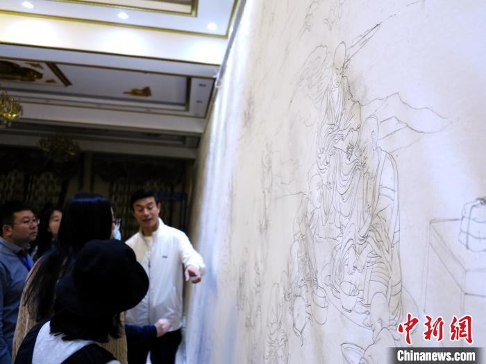 青海“勞模畫(huà)師”：培養(yǎng)熱貢文化人才