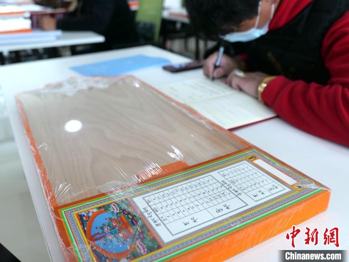 圖為天文歷算計算工具?！≈x牧 攝