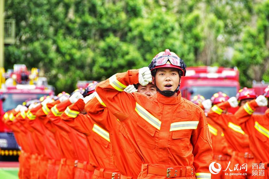 誓師大會現(xiàn)場。人民網(wǎng) 李海霞 攝