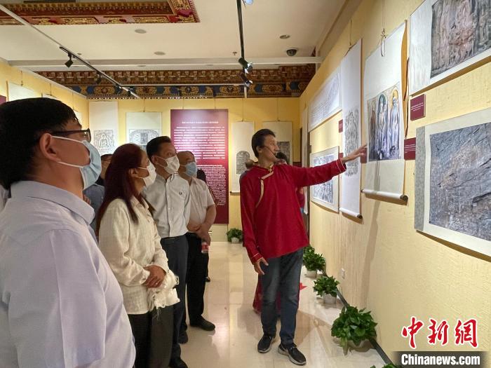 見(jiàn)證各民族交往交流交融史實(shí)涉藏金石文獻(xiàn)展開幕