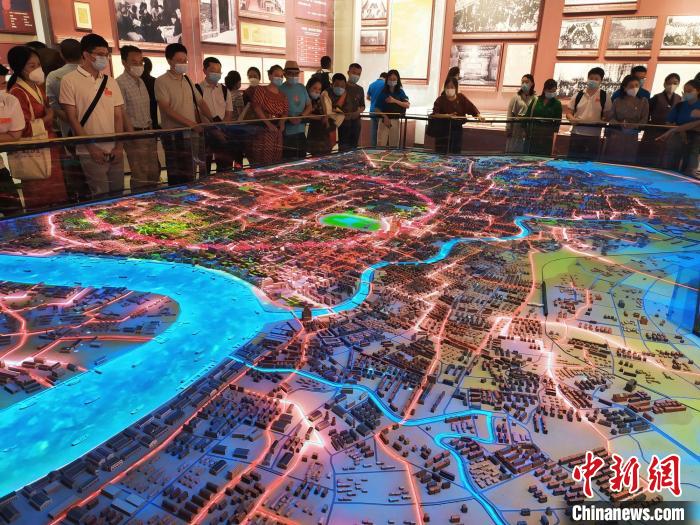 日喀則文化與旅游管理工作者上?！叭〗?jīng)”領(lǐng)悟生態(tài)旅游內(nèi)涵