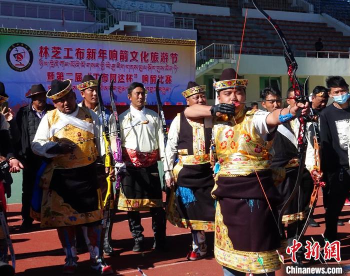 圖為響箭比賽現(xiàn)場(chǎng)?！∪轿木?攝