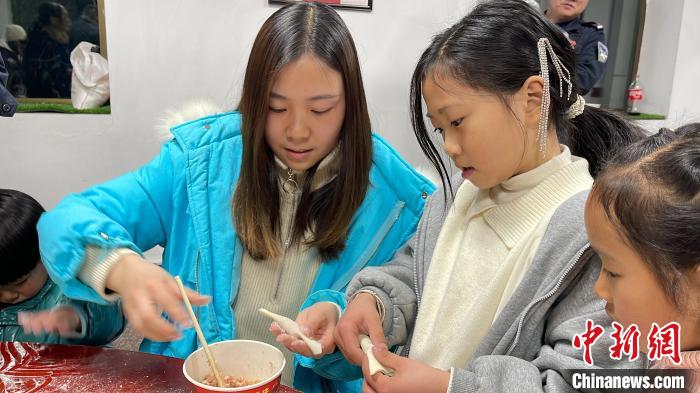 西藏戍邊民警：一想到孩子，心就瞬間柔軟了