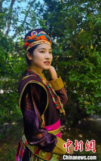 圖為國家級非遺項目——林芝工布藏族服飾?！±盍?攝