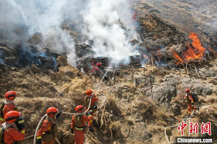 山地滅火訓練?！∥鞑厣窒揽傟犔厍诖箨?供圖