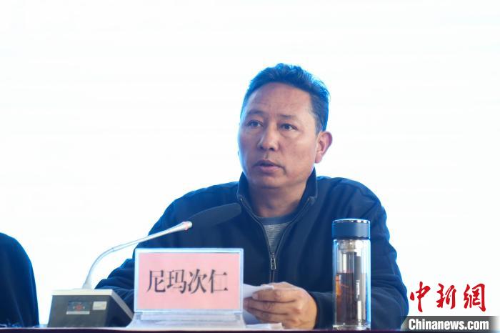 西藏自治區(qū)體育局黨組副書記、局長尼瑪次仁講話?！∝暣_ 攝
