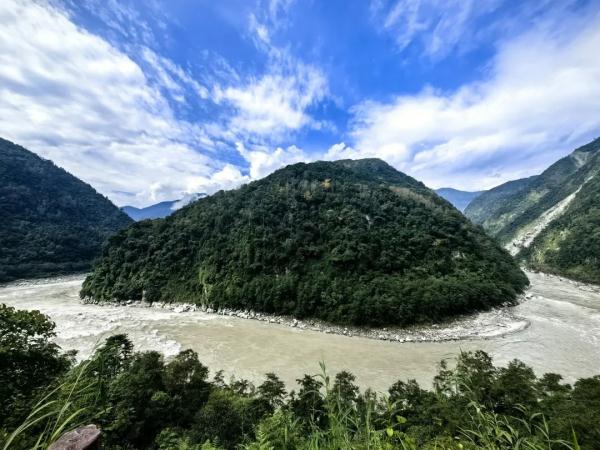 幾代建設(shè)者，歷經(jīng)半個多世紀(jì)完成！這是一條怎樣的公路？