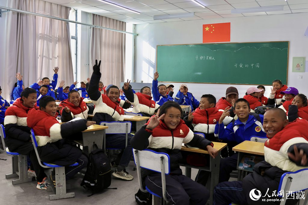 安置在定日縣委黨校讀書的學(xué)生。人民日報記者 鮮敢攝